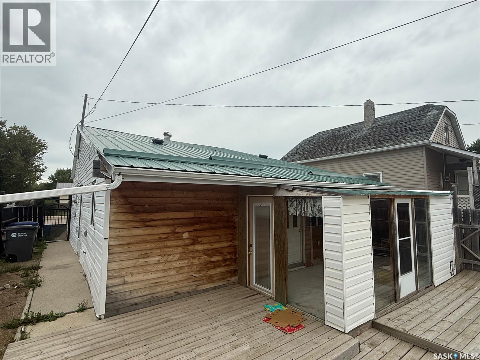 233 Central Avenue, Montmartre, Saskatchewan  S0G 3M0 - Photo 3 - SK015129