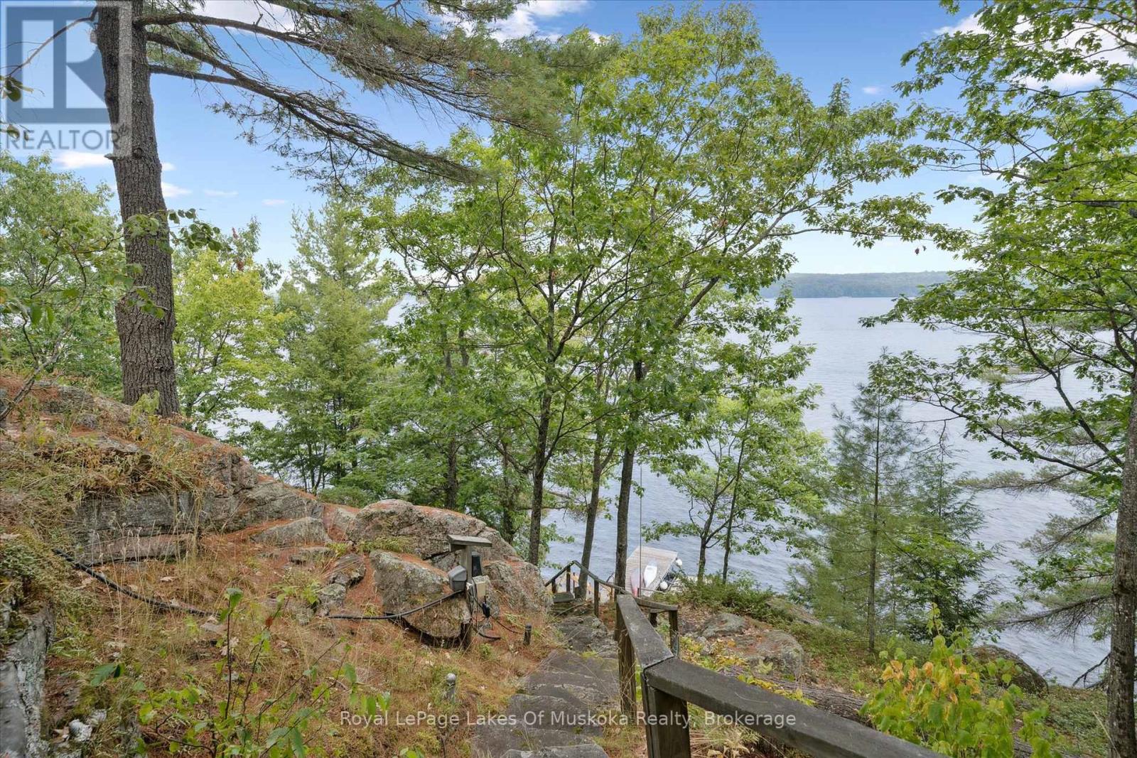 219 Rowanwood Lane, Huntsville, Ontario  P0B 1M0 - Photo 34 - X12335076