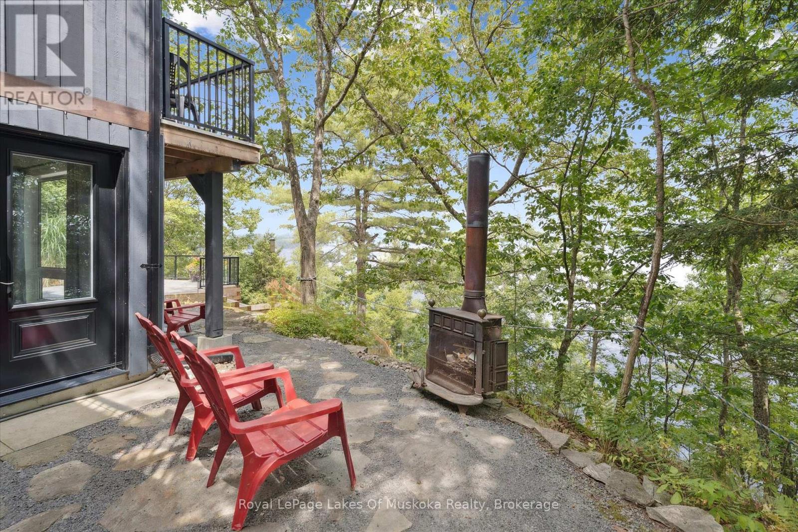 219 Rowanwood Lane, Huntsville, Ontario  P0B 1M0 - Photo 32 - X12335076