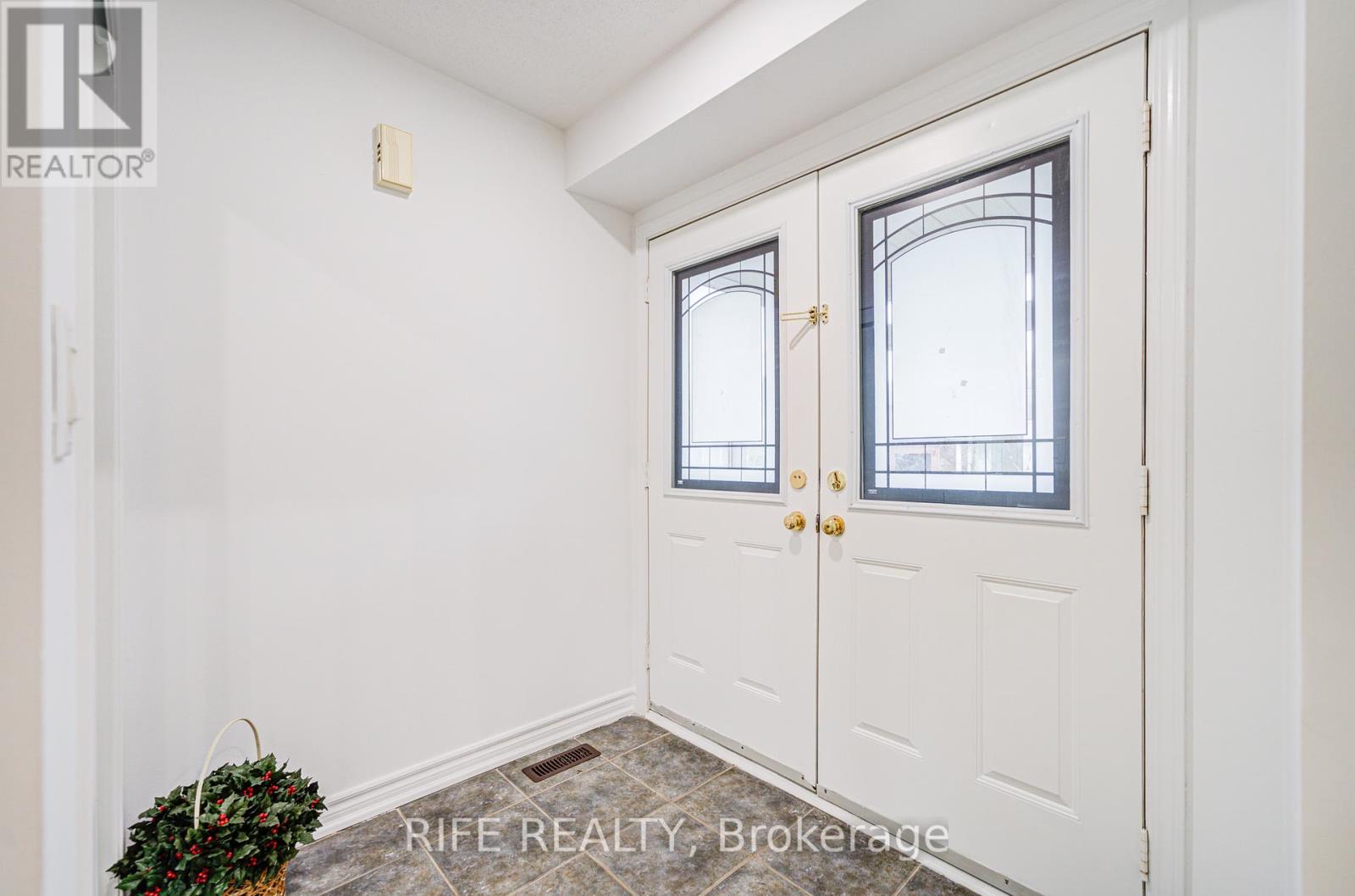 Property at 613 WILLIAM BERCZY BOULEVARD image 2