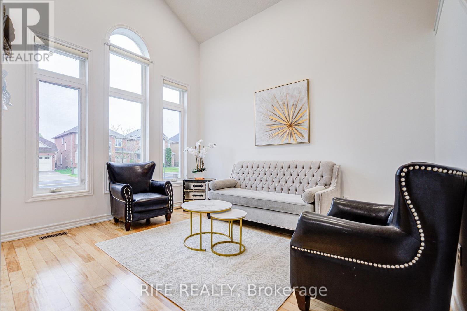 Property at 613 WILLIAM BERCZY BOULEVARD image 3