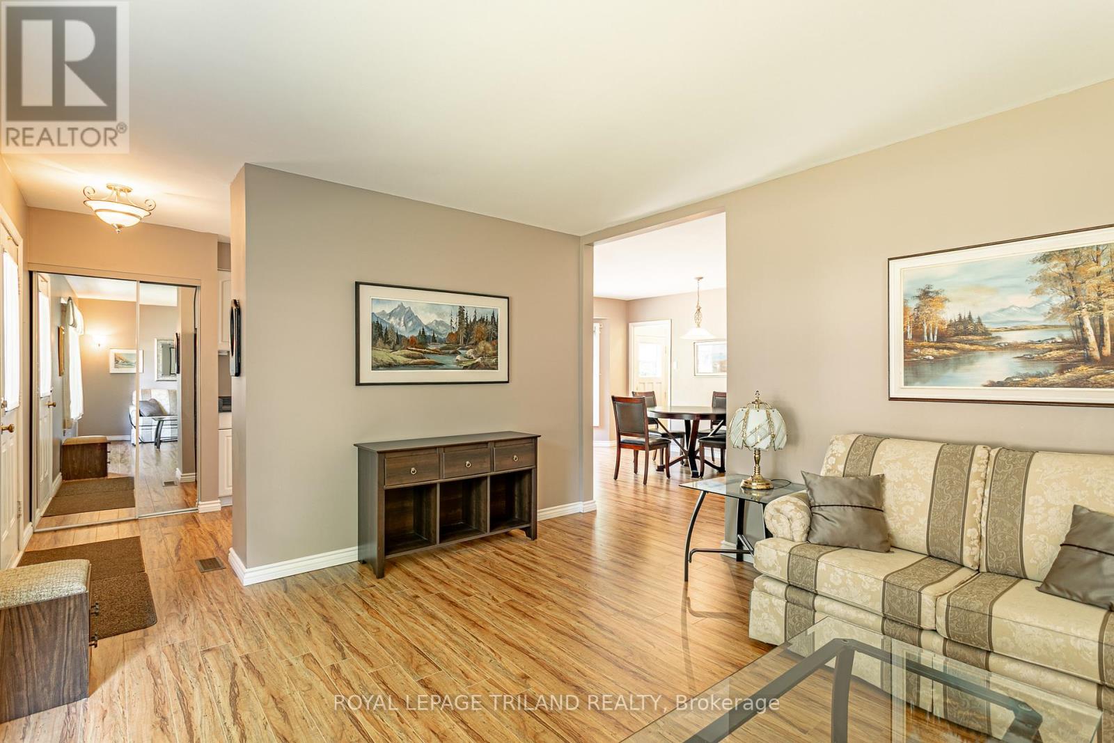 32 Maxwell Crescent, London North, Ontario  N5X 1Z1 - Photo 10 - X12335226