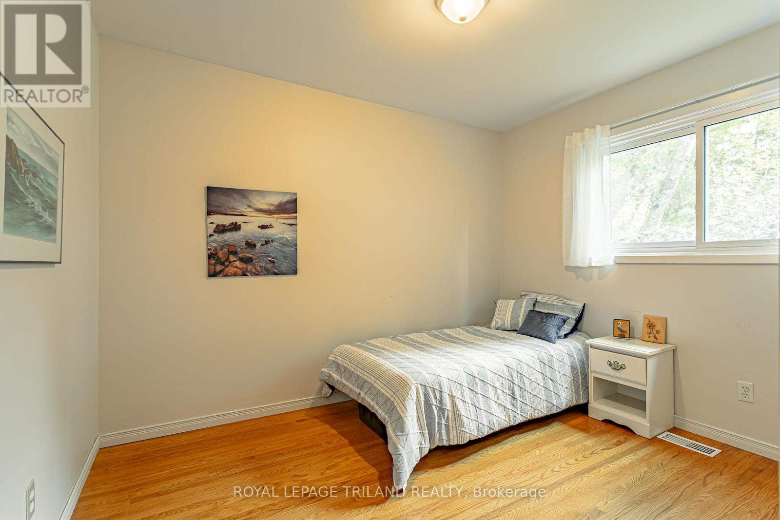 32 Maxwell Crescent, London North, Ontario  N5X 1Z1 - Photo 12 - X12335226