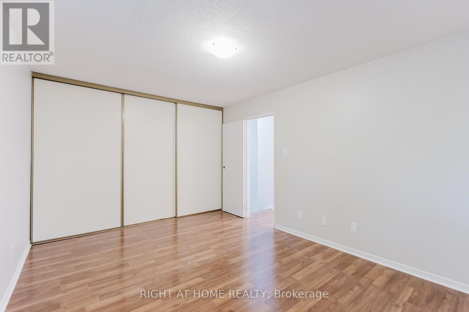 102 - 23 Mcclintock Way, Ottawa, Ontario  K2L 2A3 - Photo 15 - X12335218