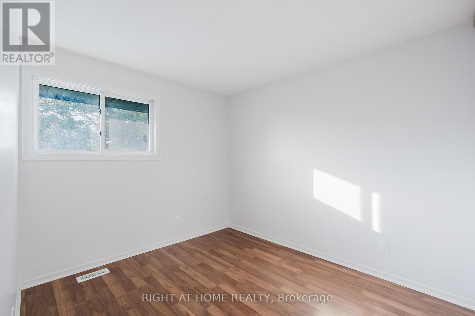 102 - 23 Mcclintock Way, Ottawa, Ontario  K2L 2A3 - Photo 16 - X12335218