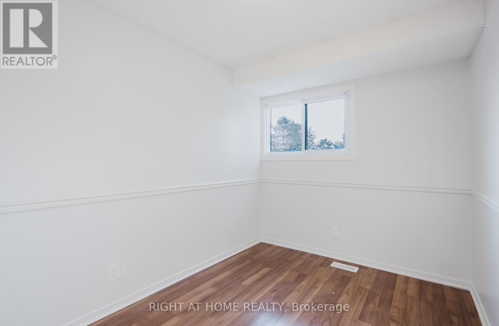 102 - 23 Mcclintock Way, Ottawa, Ontario  K2L 2A3 - Photo 18 - X12335218