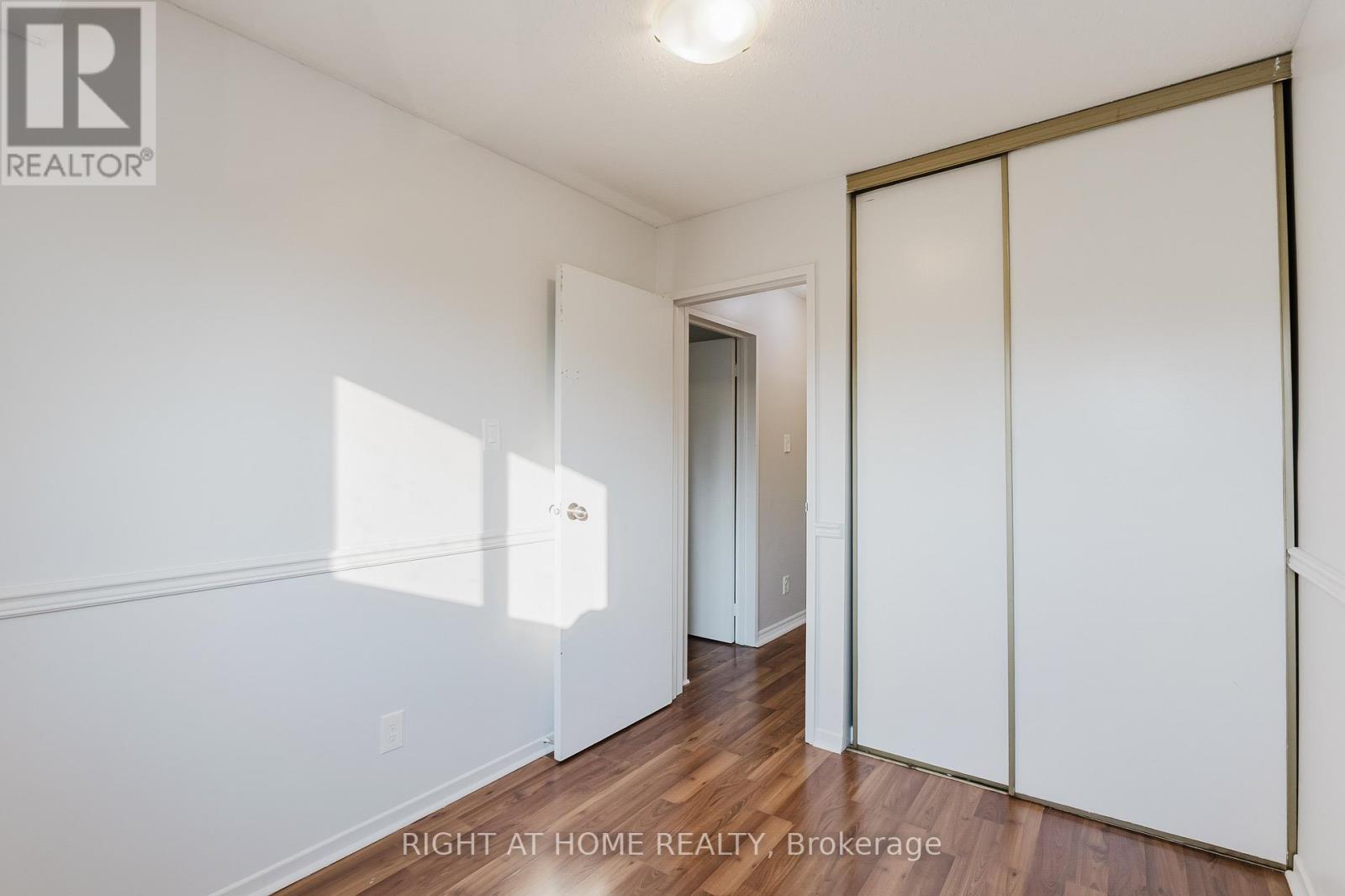 102 - 23 Mcclintock Way, Ottawa, Ontario  K2L 2A3 - Photo 19 - X12335218