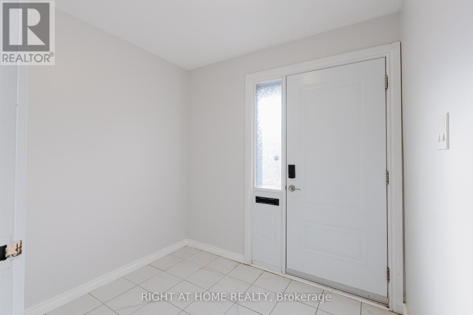 Property at 102 - 23 MCCLINTOCK WAY image 4