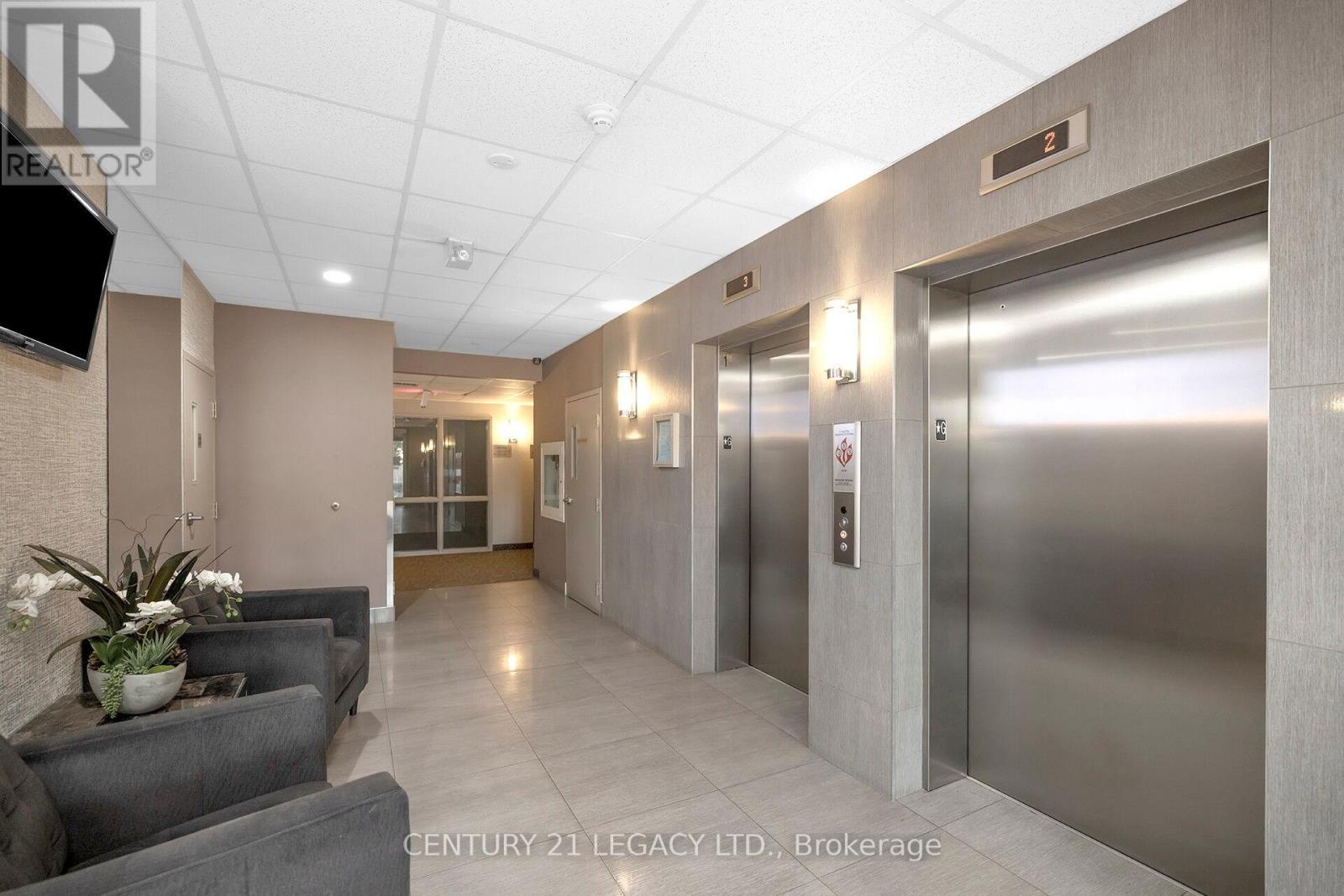 424 - 383 Main Street E, Milton, Ontario  L9T 8K8 - Photo 4 - W12335164