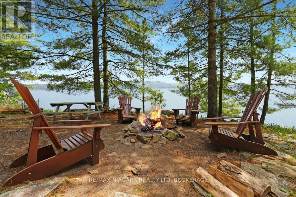 1009 Mercedes Drive N, Minden Hills, Ontario  K0M 2K0 - Photo 3 - X12333110