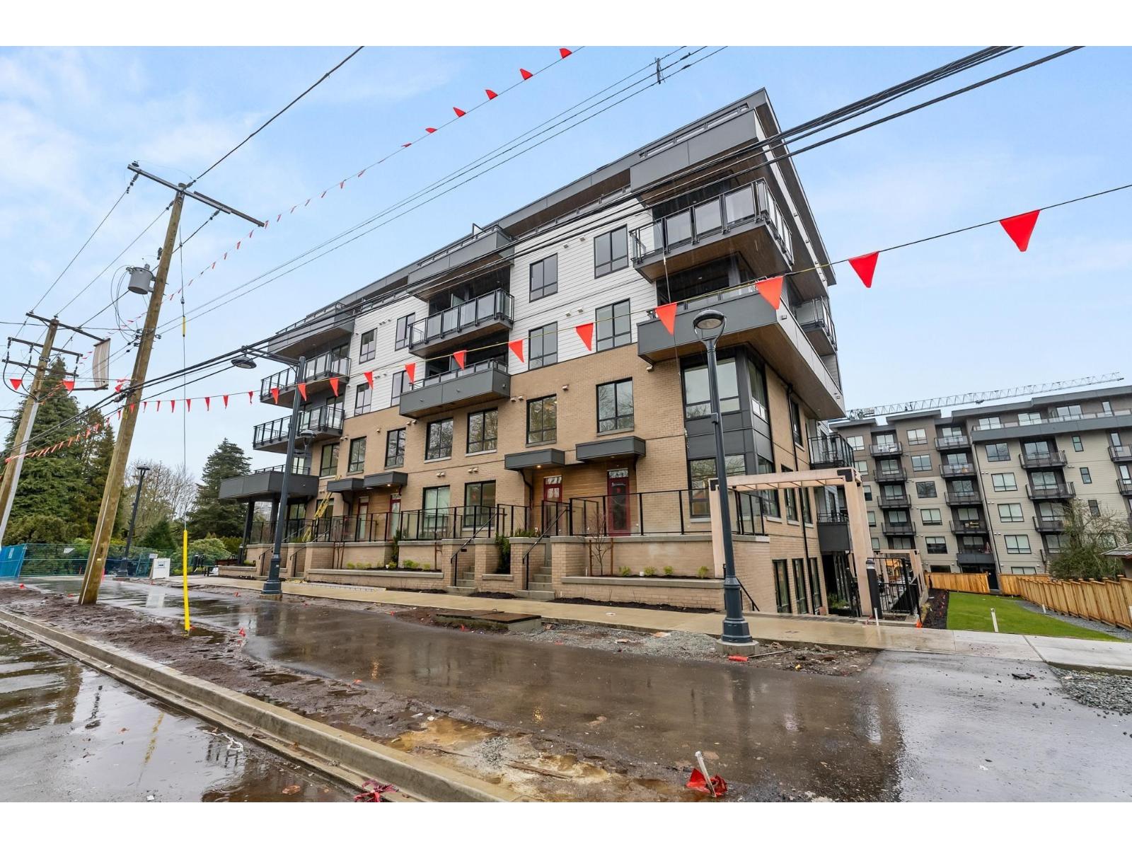 402 13439 94a Avenue, Surrey, British Columbia  V3V 0G9 - Photo 1 - R3035271
