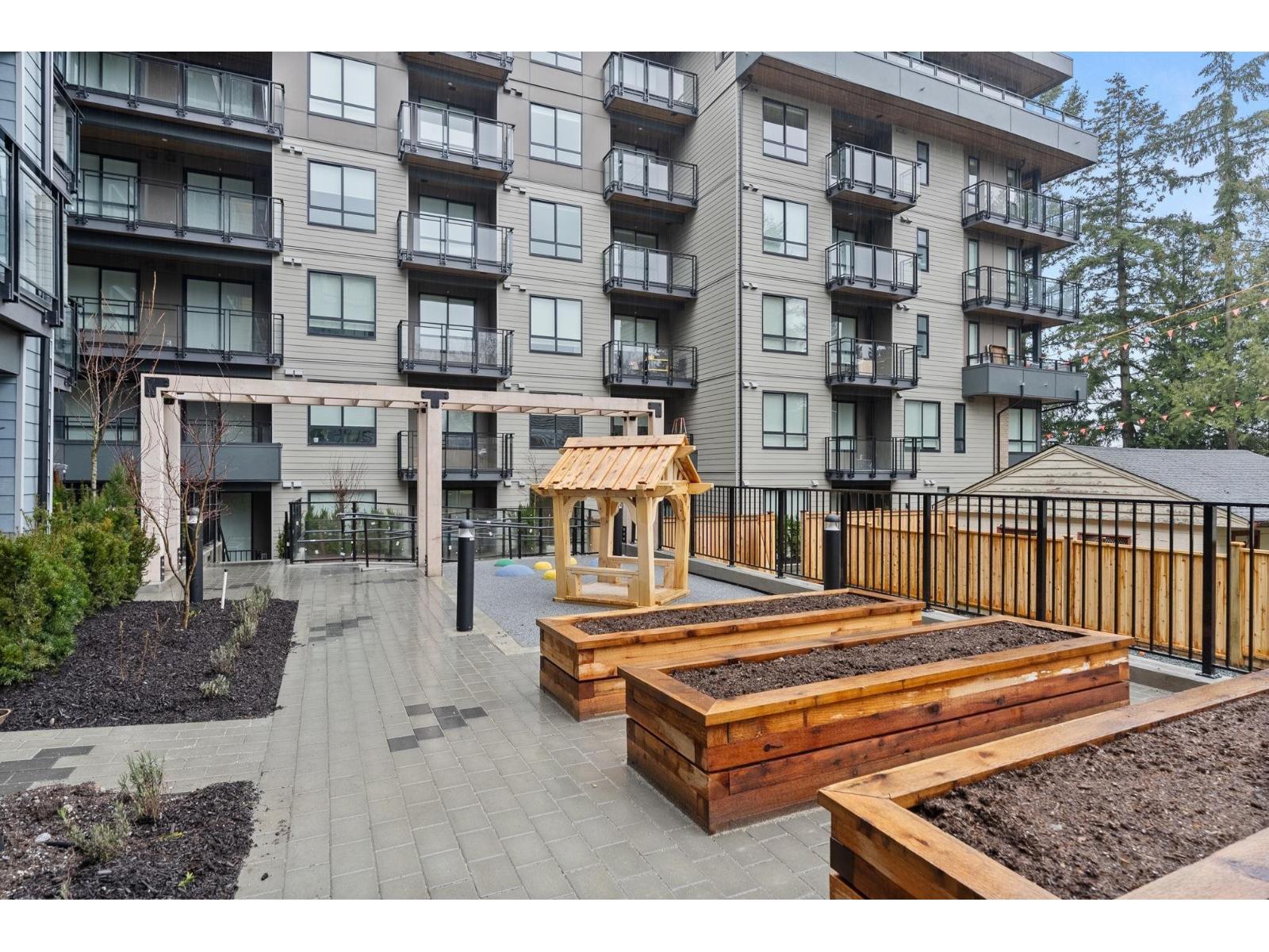 402 13439 94a Avenue, Surrey, British Columbia  V3V 0G9 - Photo 3 - R3035271
