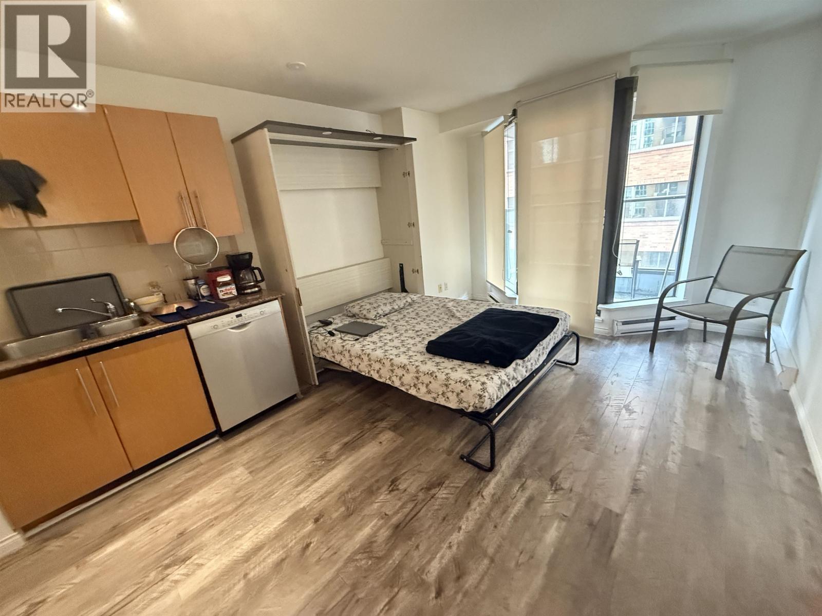 Listing Picture 4 of 12 : 710 1189 HOWE STREET, Vancouver / 溫哥華 - 魯藝地產 Yvonne Lu Group - MLS Medallion Club Member