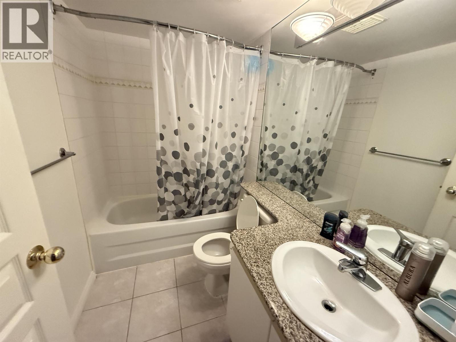 Listing Picture 7 of 12 : 710 1189 HOWE STREET, Vancouver / 溫哥華 - 魯藝地產 Yvonne Lu Group - MLS Medallion Club Member