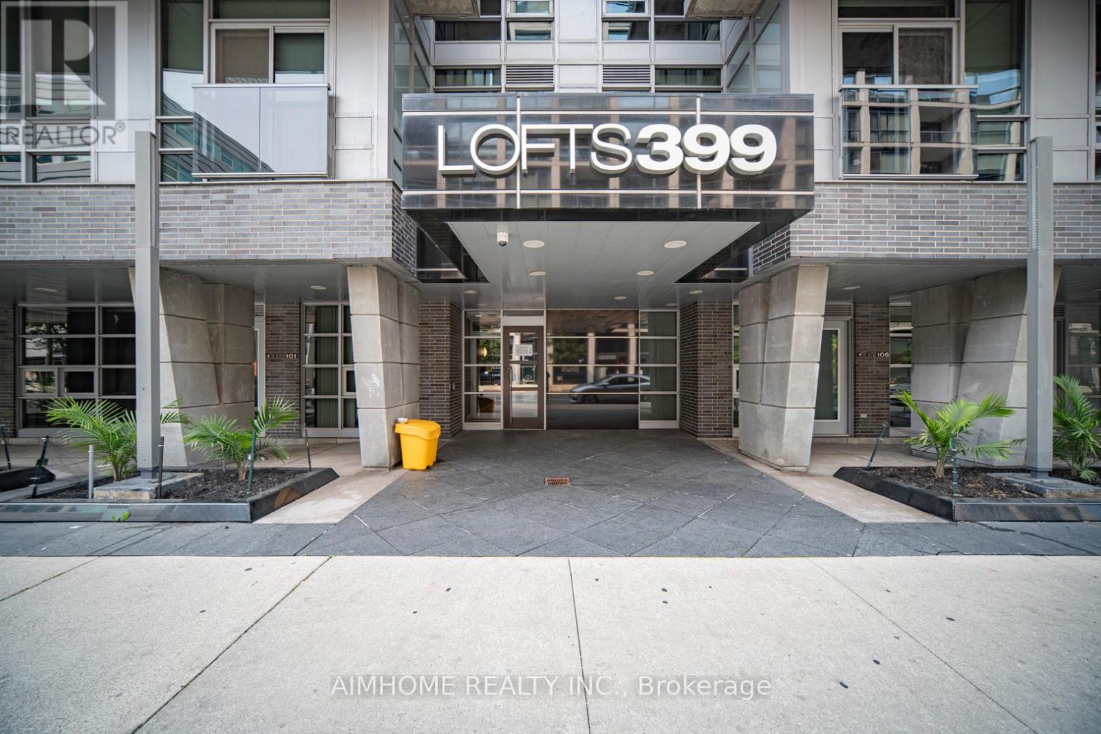 1002 - 399 Adelaide Street, Toronto, Ontario  M5V 1S1 - Photo 1 - C12335224