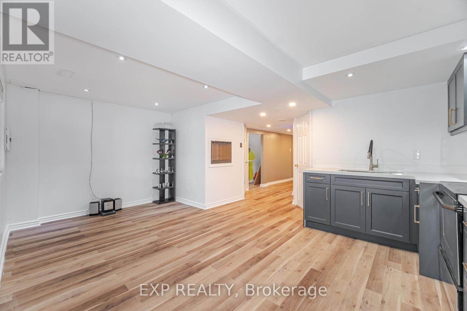 32 Arco Circle, Vaughan (Maple), Ontario L6A 3Z7 - Photo 33 - N12335235