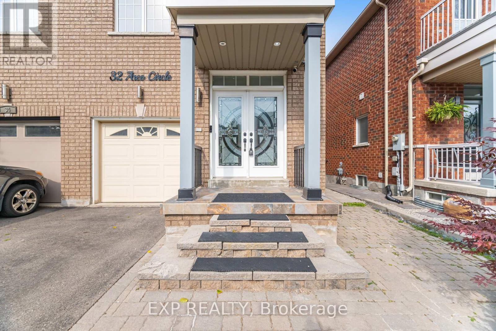 Property at 32 ARCO CIRCLE image 5