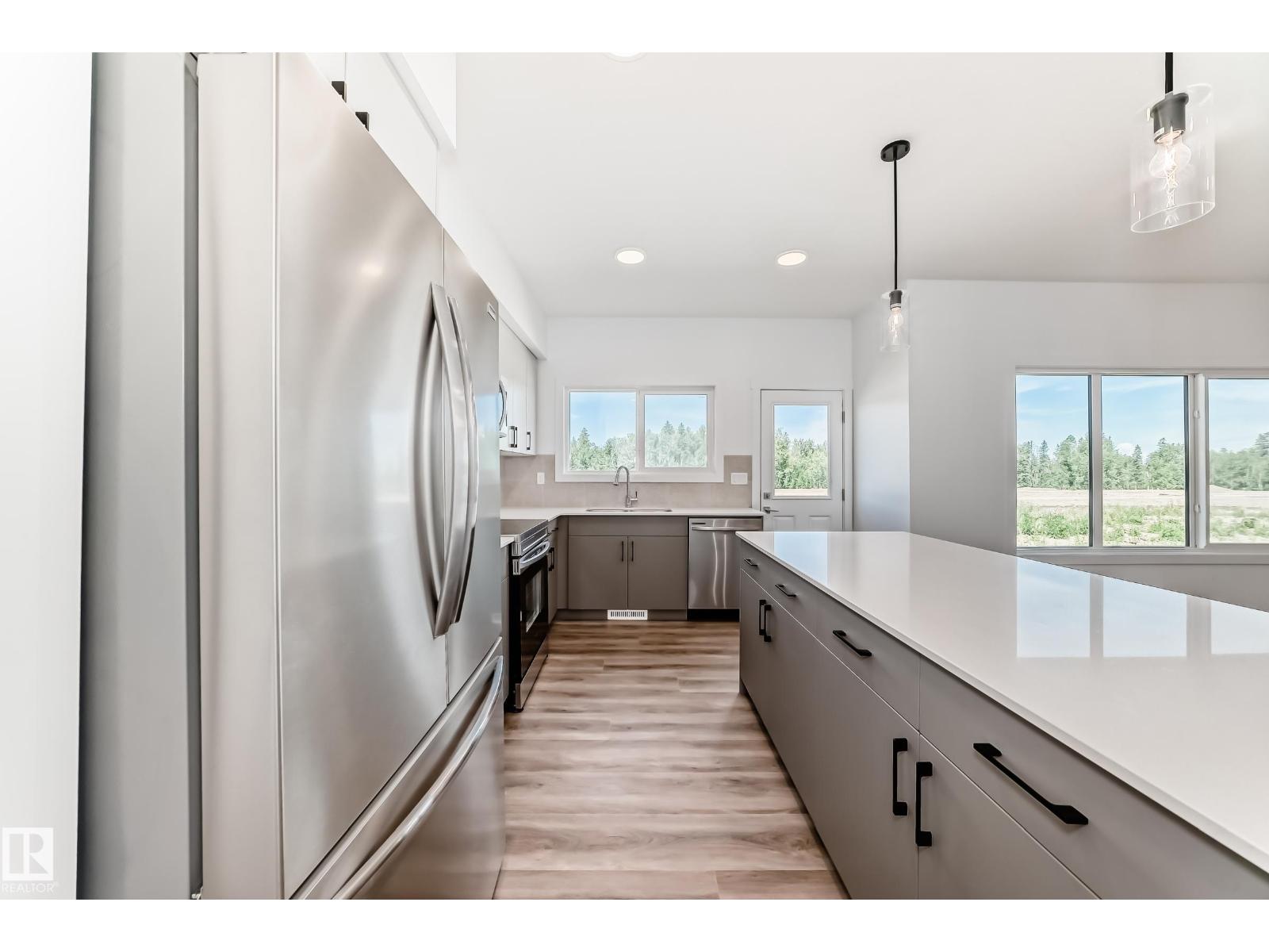 631 Kinglet Bv Nw, Edmonton, Alberta  T5S 0S8 - Photo 6 - E4451704