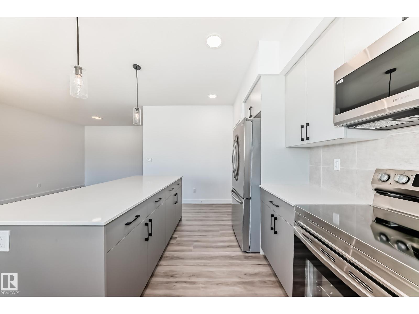 631 Kinglet Bv Nw, Edmonton, Alberta  T5S 0S8 - Photo 7 - E4451704