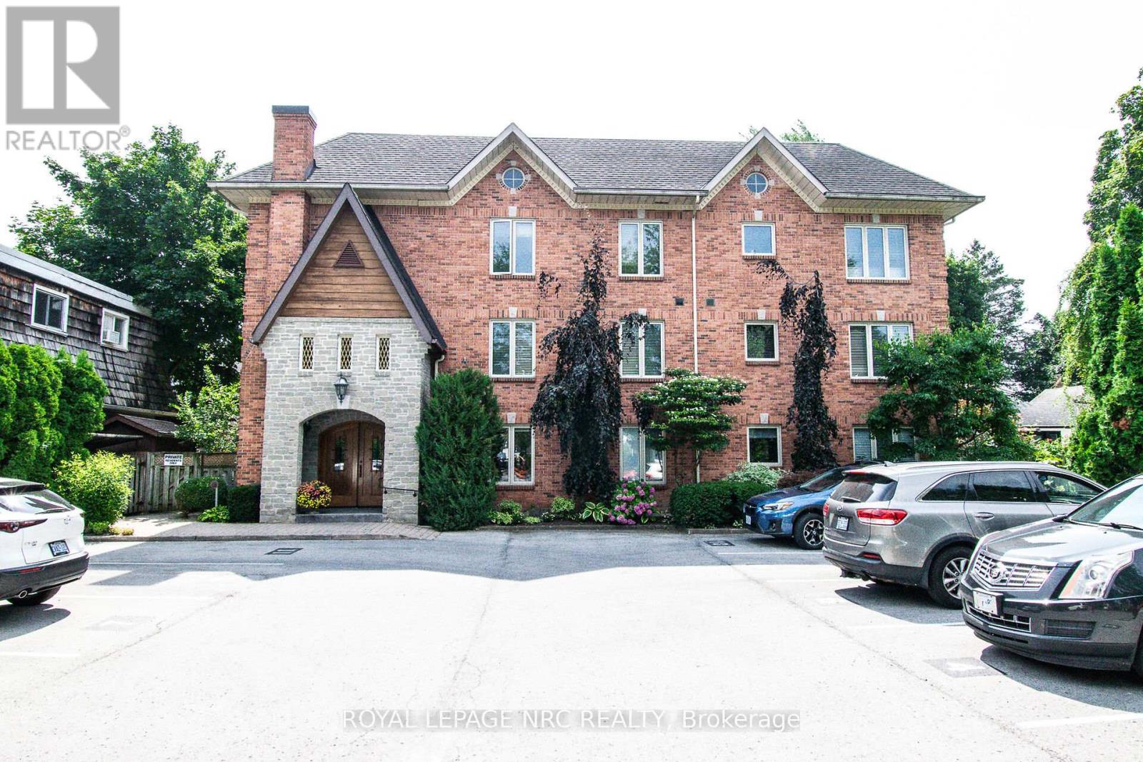 302 - 55 MAIN STREET, St. Catharines, Ontario