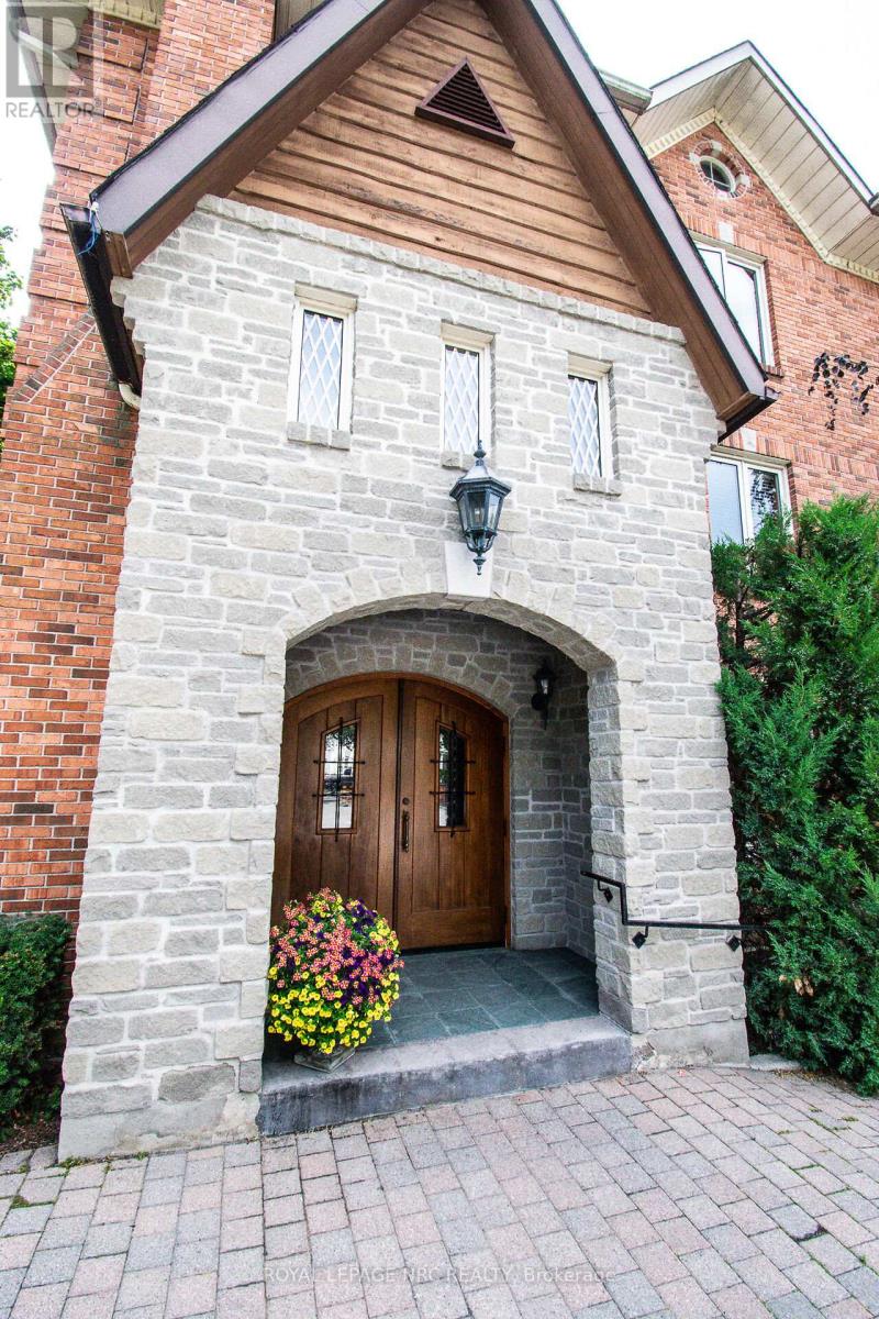 302 - 55 Main Street, St. Catharines, Ontario  L2N 4T8 - Photo 3 - X12335269