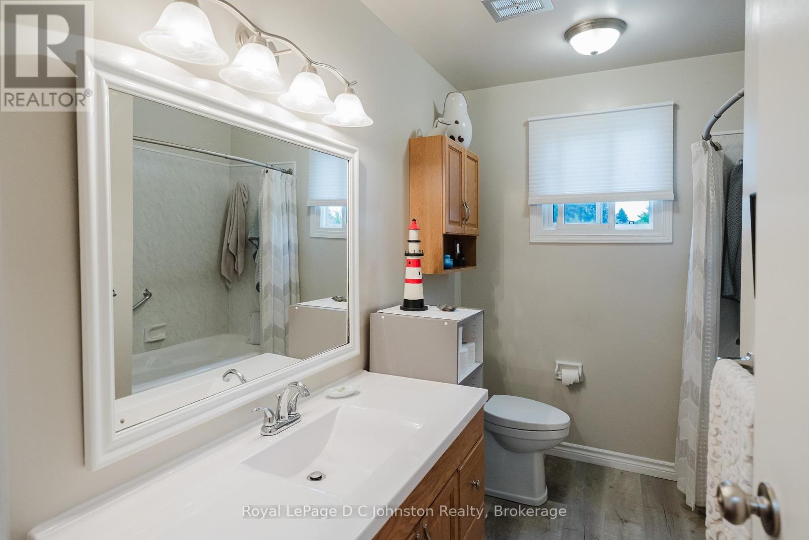 477 Wales Drive, Saugeen Shores, Ontario  N0H 2C1 - Photo 13 - X12335250
