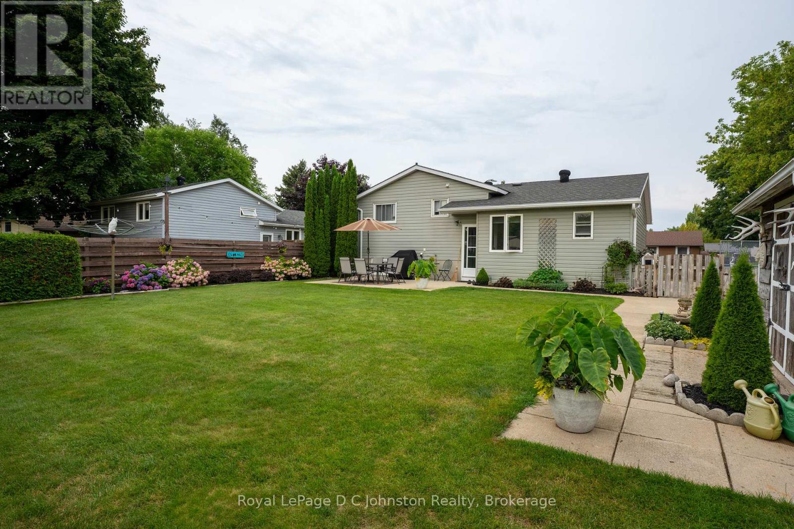 477 Wales Drive, Saugeen Shores, Ontario  N0H 2C1 - Photo 38 - X12335250