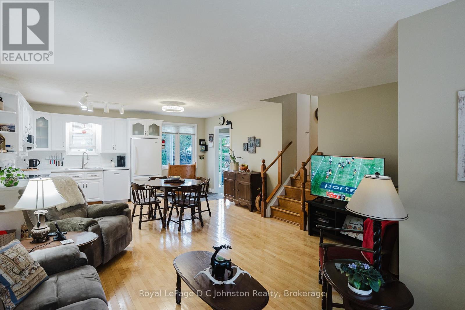 477 Wales Drive, Saugeen Shores, Ontario  N0H 2C1 - Photo 5 - X12335250