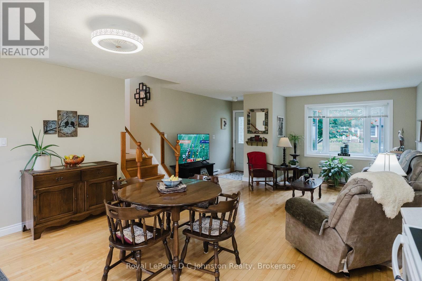 477 Wales Drive, Saugeen Shores, Ontario  N0H 2C1 - Photo 9 - X12335250