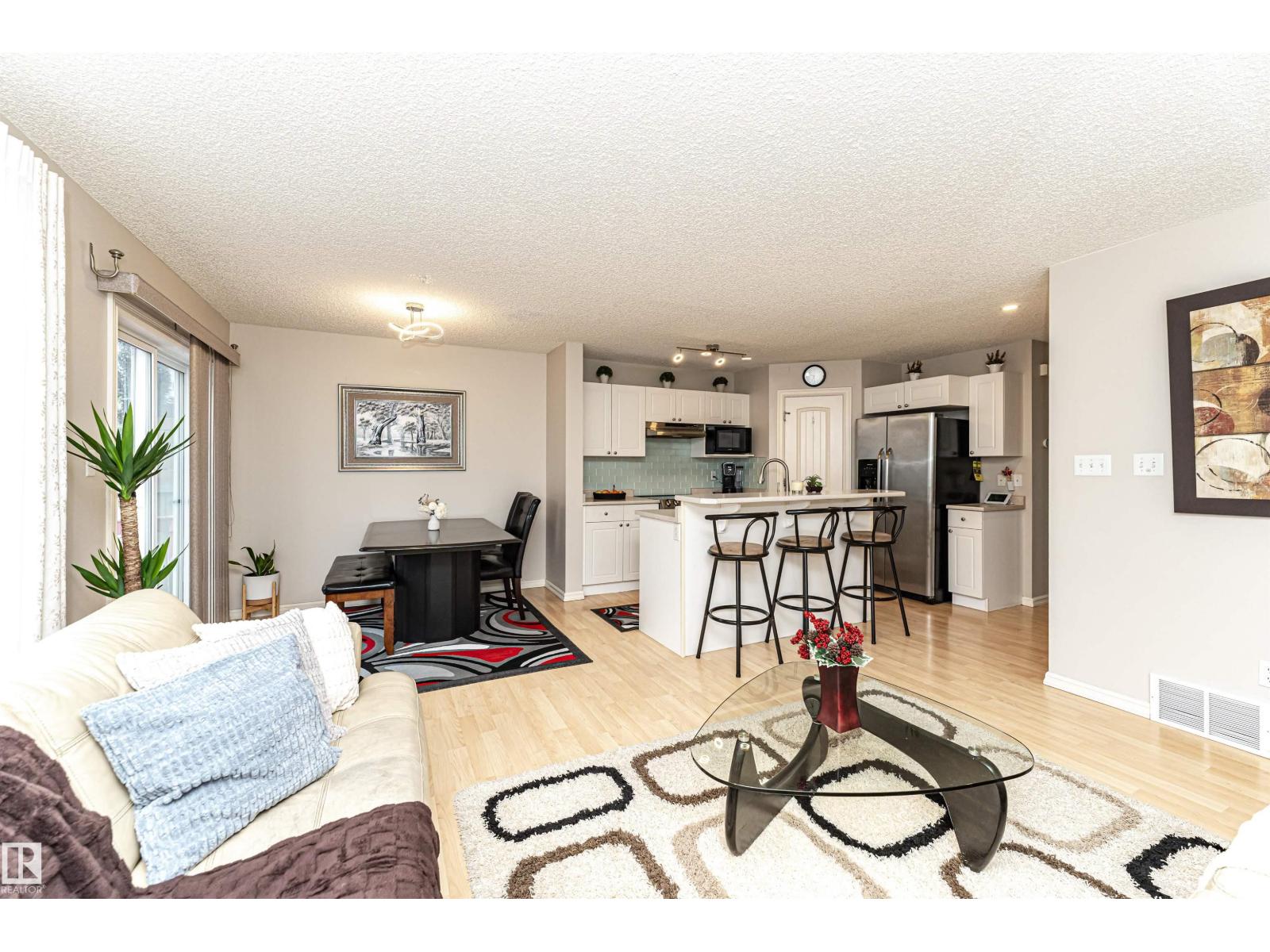 Property at 139 63 ST SW image 4