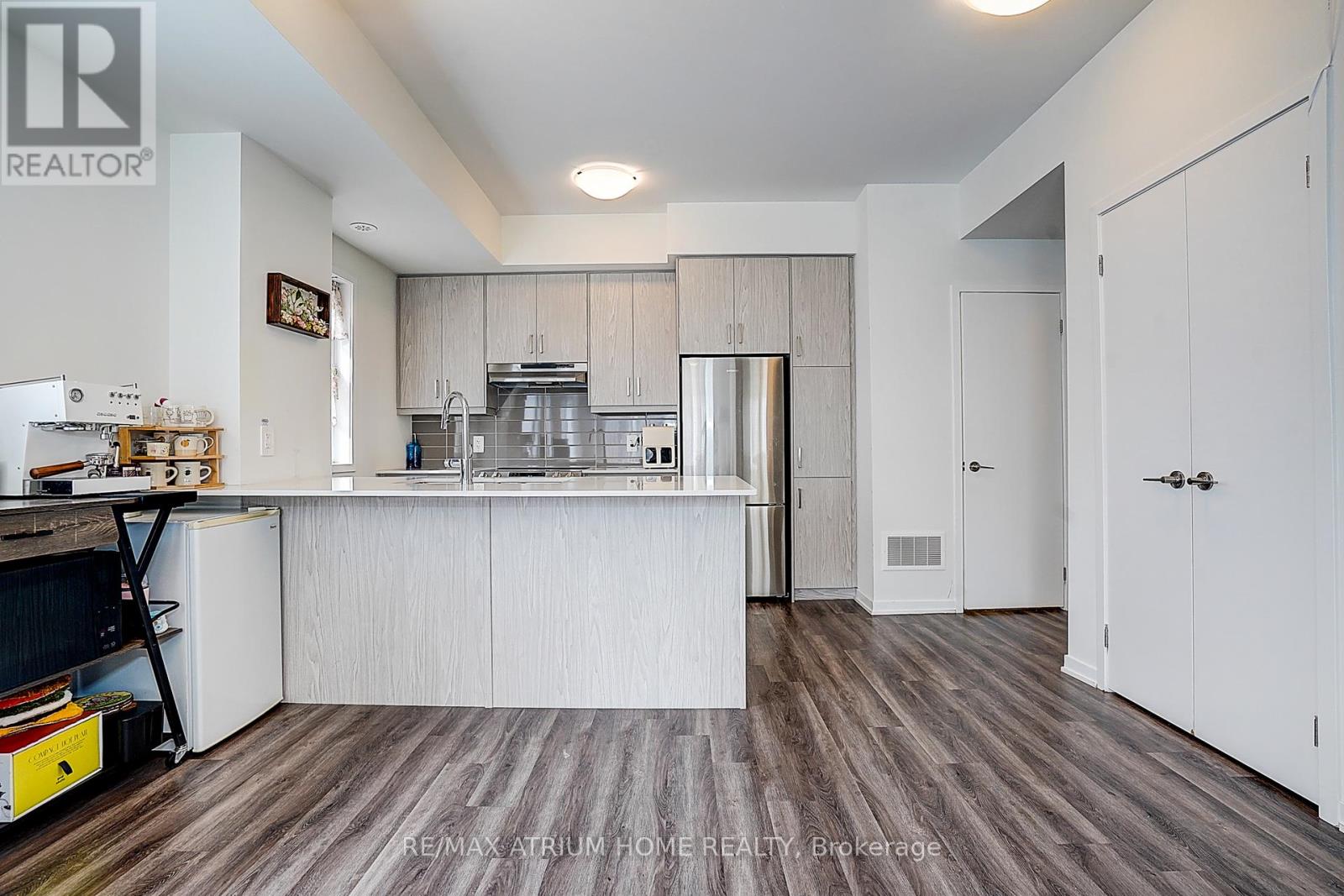 Property at 14 - 11 HONEYCRISP CRESCENT image 3