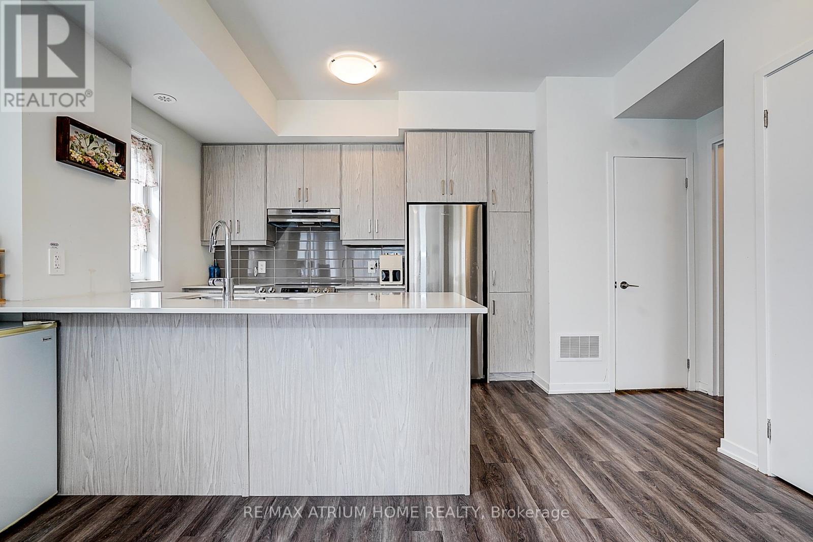 Property at 14 - 11 HONEYCRISP CRESCENT image 4