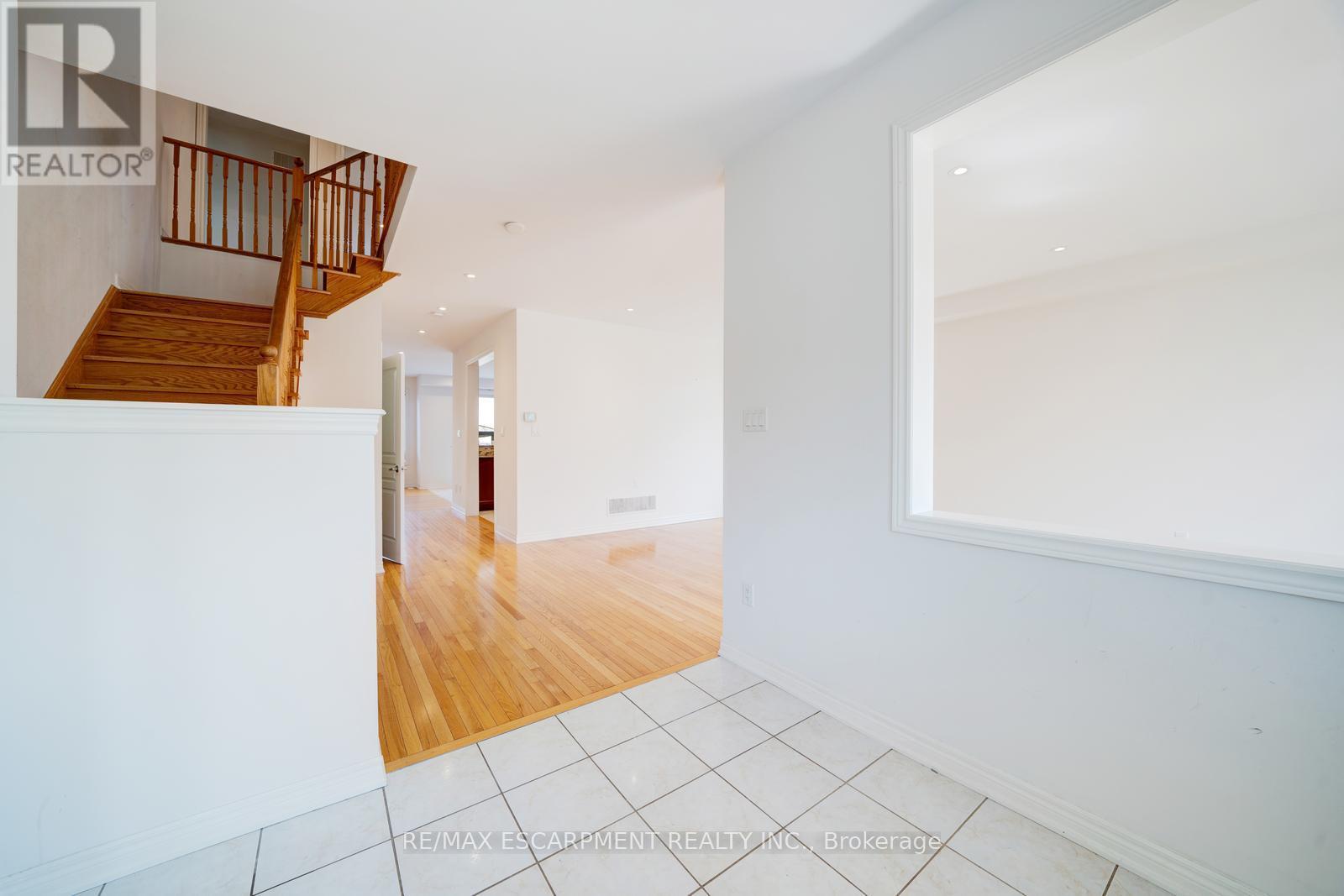 Property at 6 WEEKES AVENUE image 3