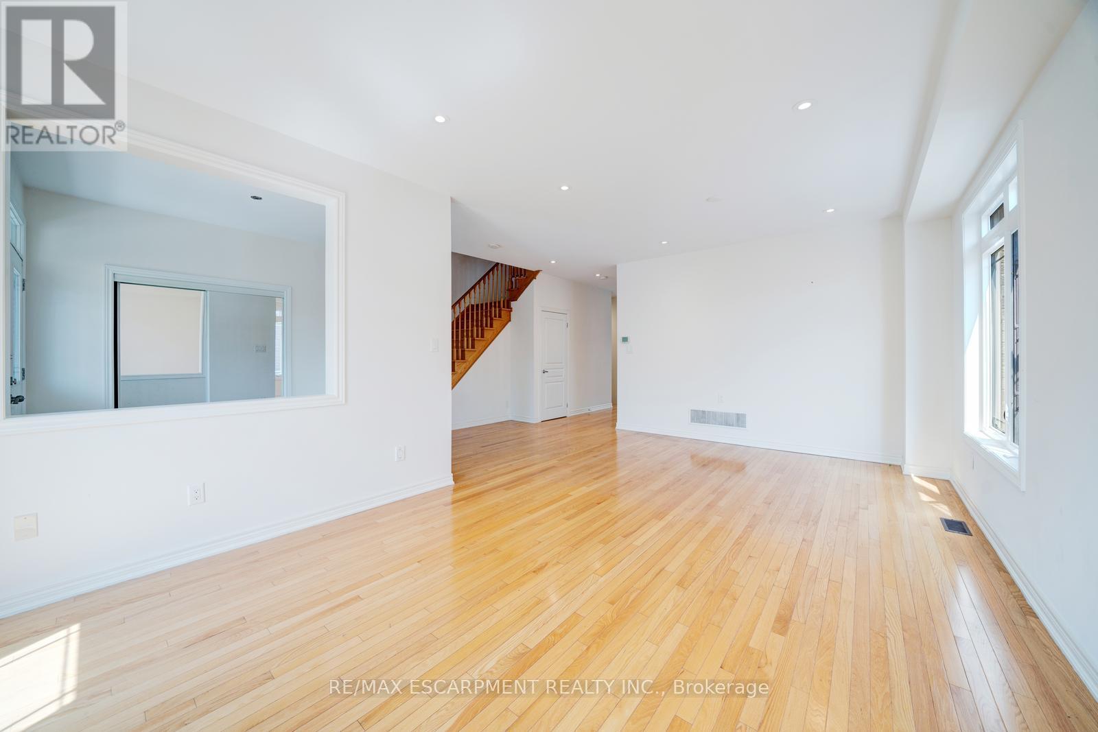 Property at 6 WEEKES AVENUE image 5