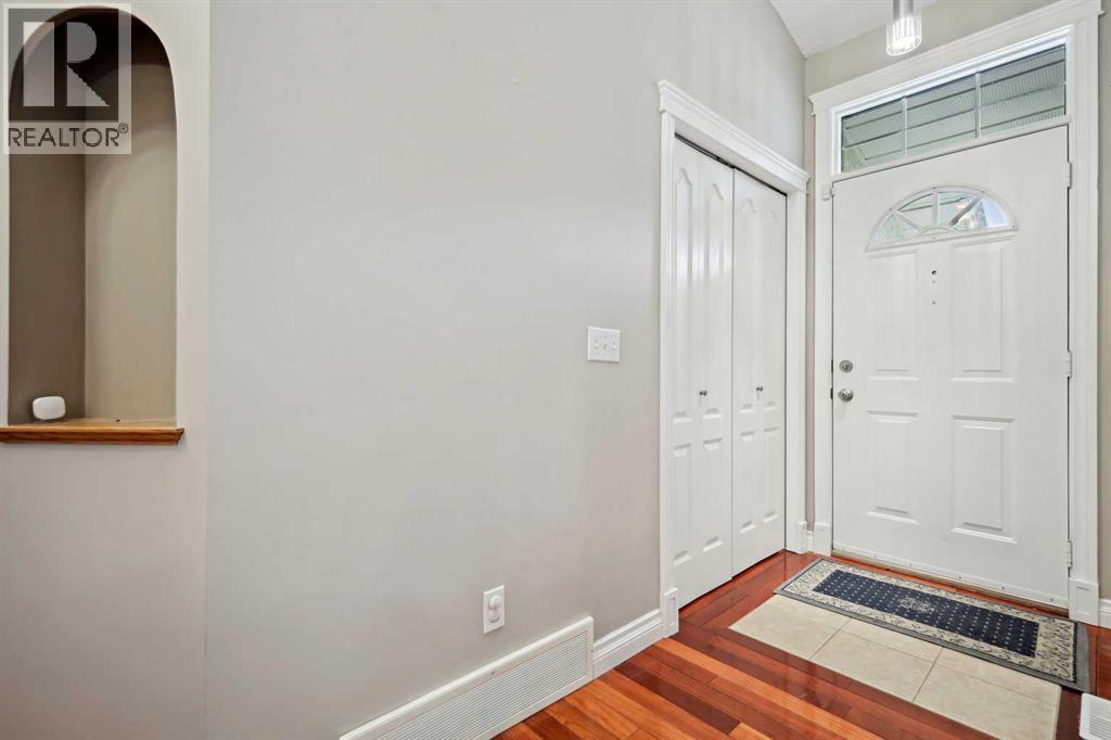 Property at 26 Hamptons Grove NW image 5