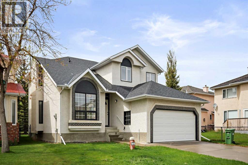 Property at 26 Hamptons Grove NW image 1