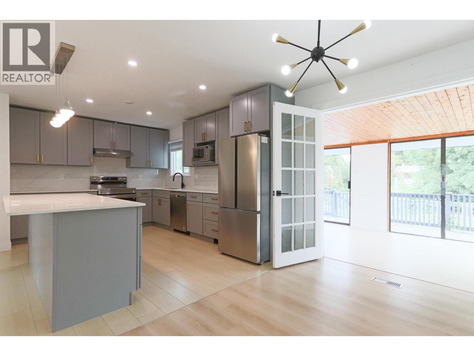 12135 229 Street, Maple Ridge, British Columbia  V2X 7M9 - Photo 6 - R3035464