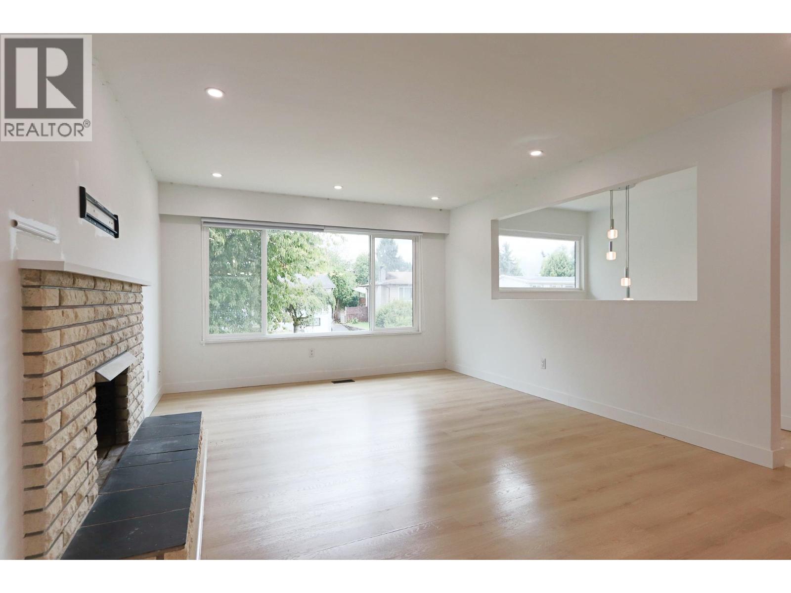 12135 229 Street, Maple Ridge, British Columbia  V2X 7M9 - Photo 8 - R3035464