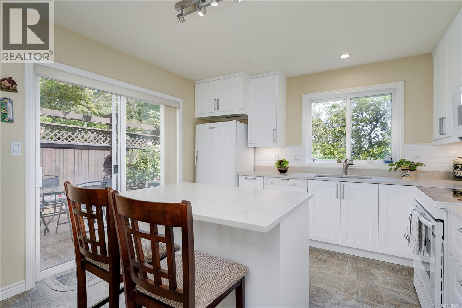 26 108 Aldersmith Pl, View Royal, British Columbia  V9A 7M8 - Photo 10 - 1010695