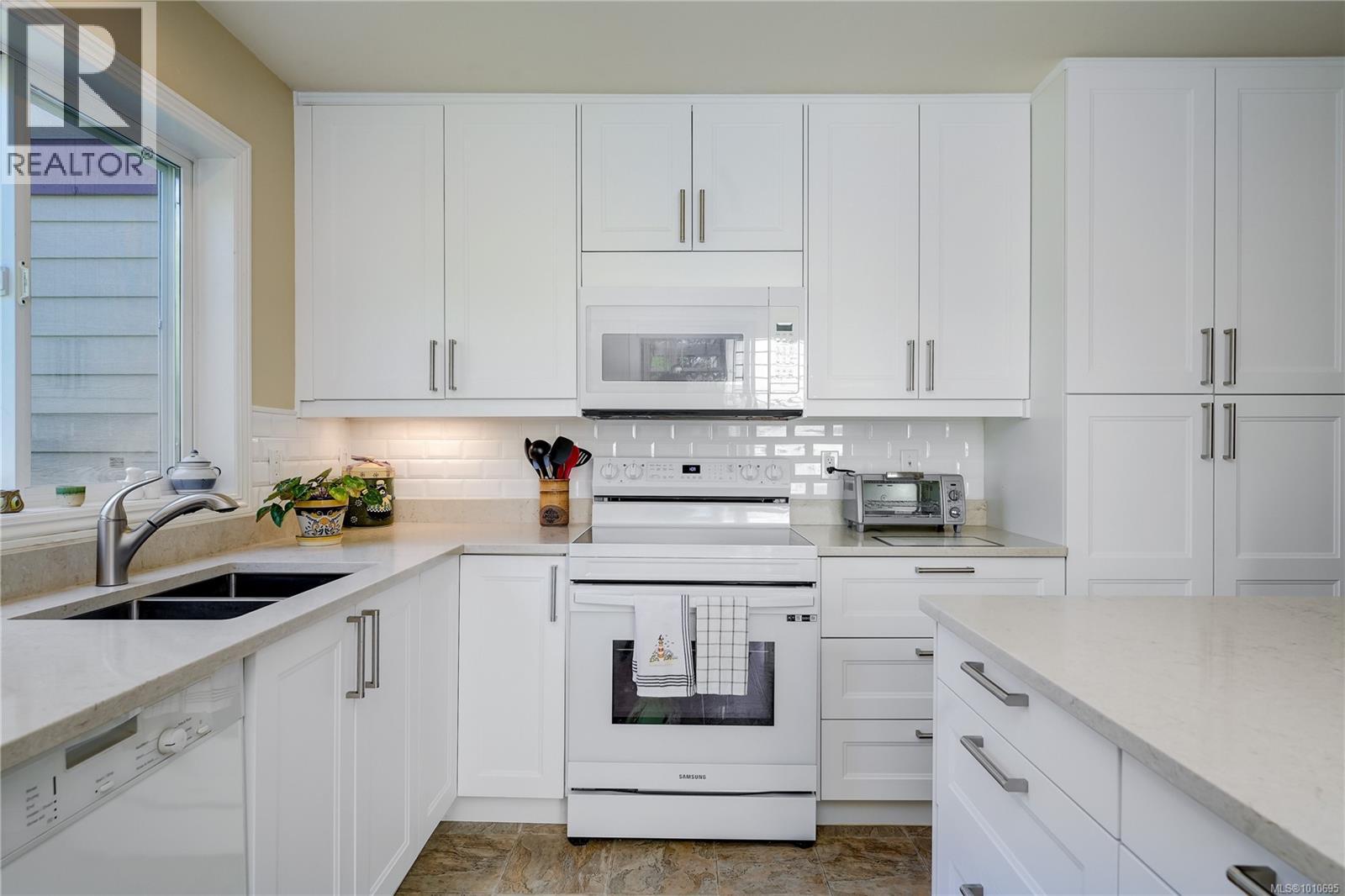 26 108 Aldersmith Pl, View Royal, British Columbia  V9A 7M8 - Photo 11 - 1010695