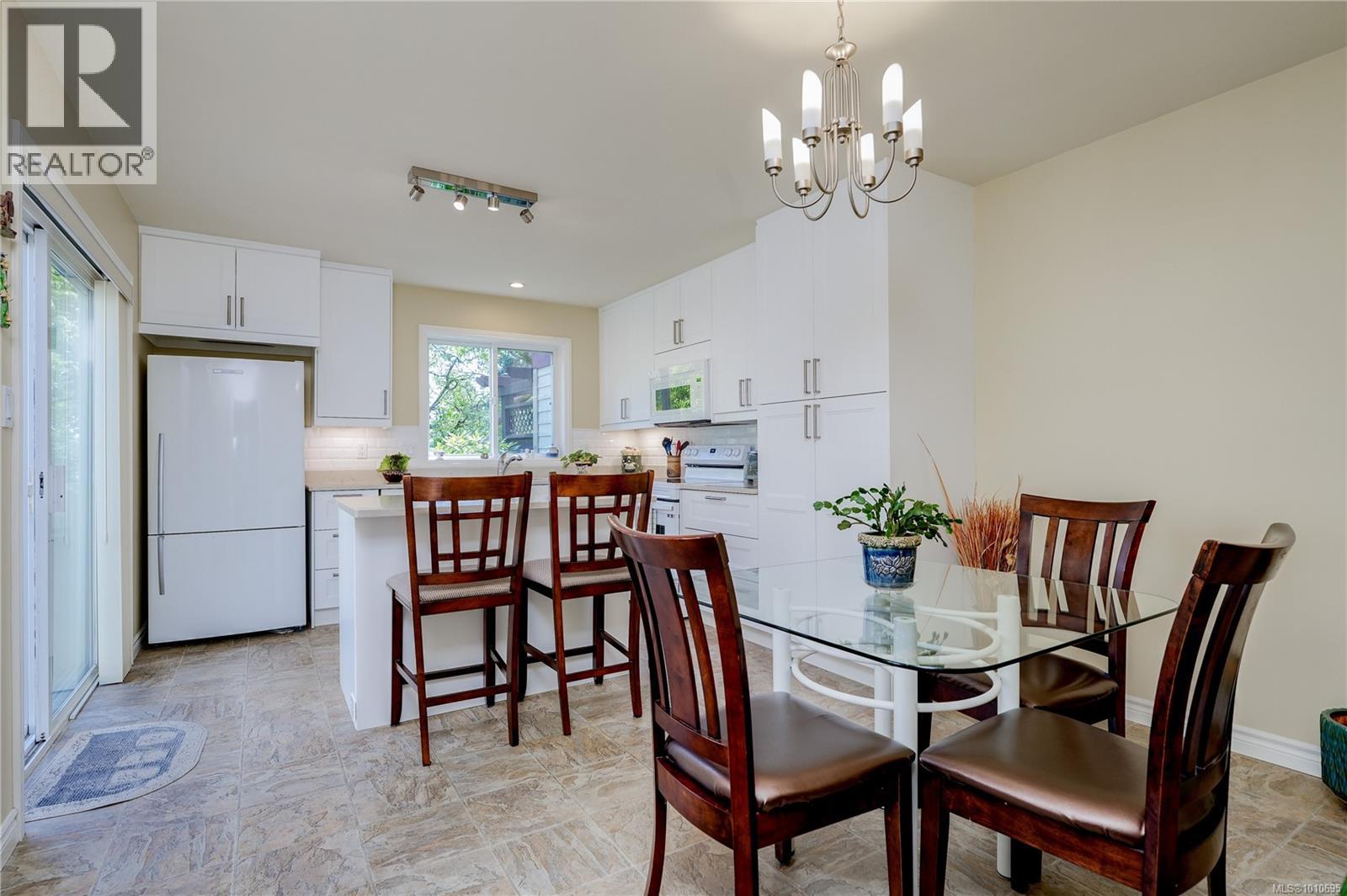 26 108 Aldersmith Pl, View Royal, British Columbia  V9A 7M8 - Photo 8 - 1010695