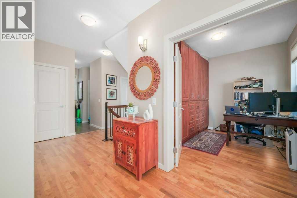Property at 401 Mahogany Court SE image 3