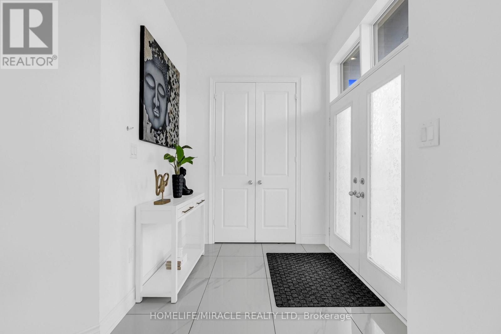 Property at 9 GALEN CRESCENT image 4