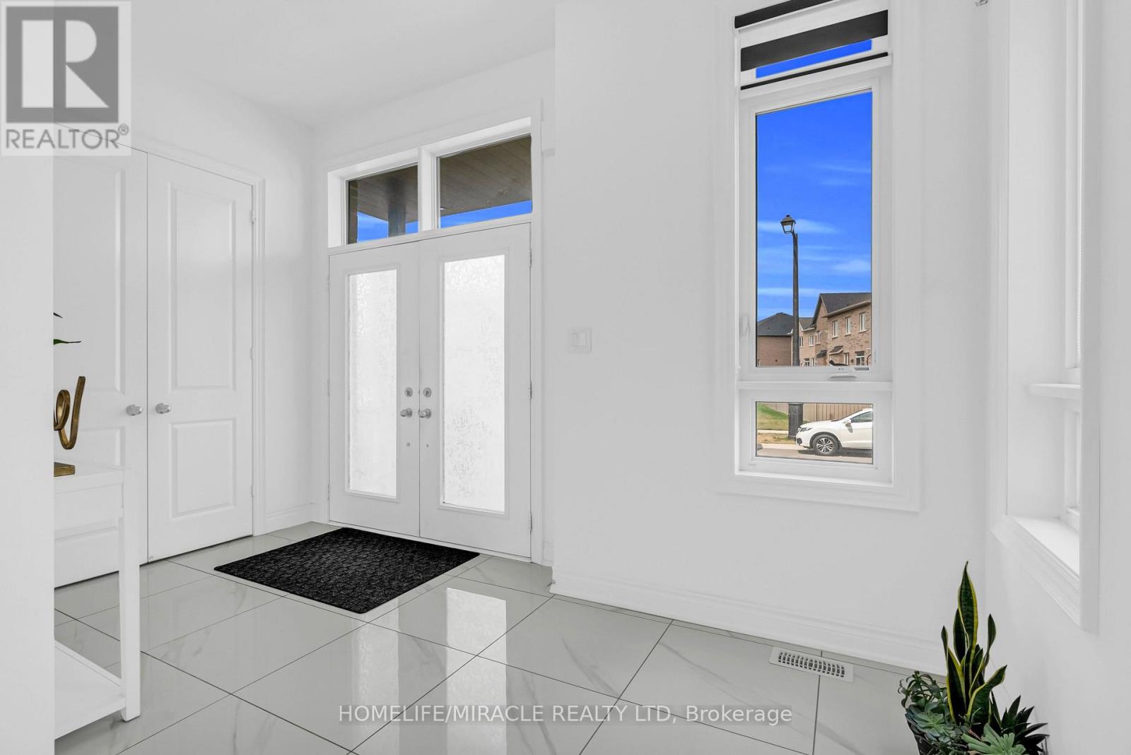 Property at 9 GALEN CRESCENT image 5