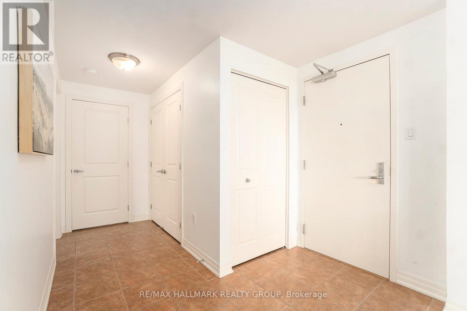 1602 - 90 Landry Street, Ottawa, Ontario  K1L 0A9 - Photo 5 - X12335375