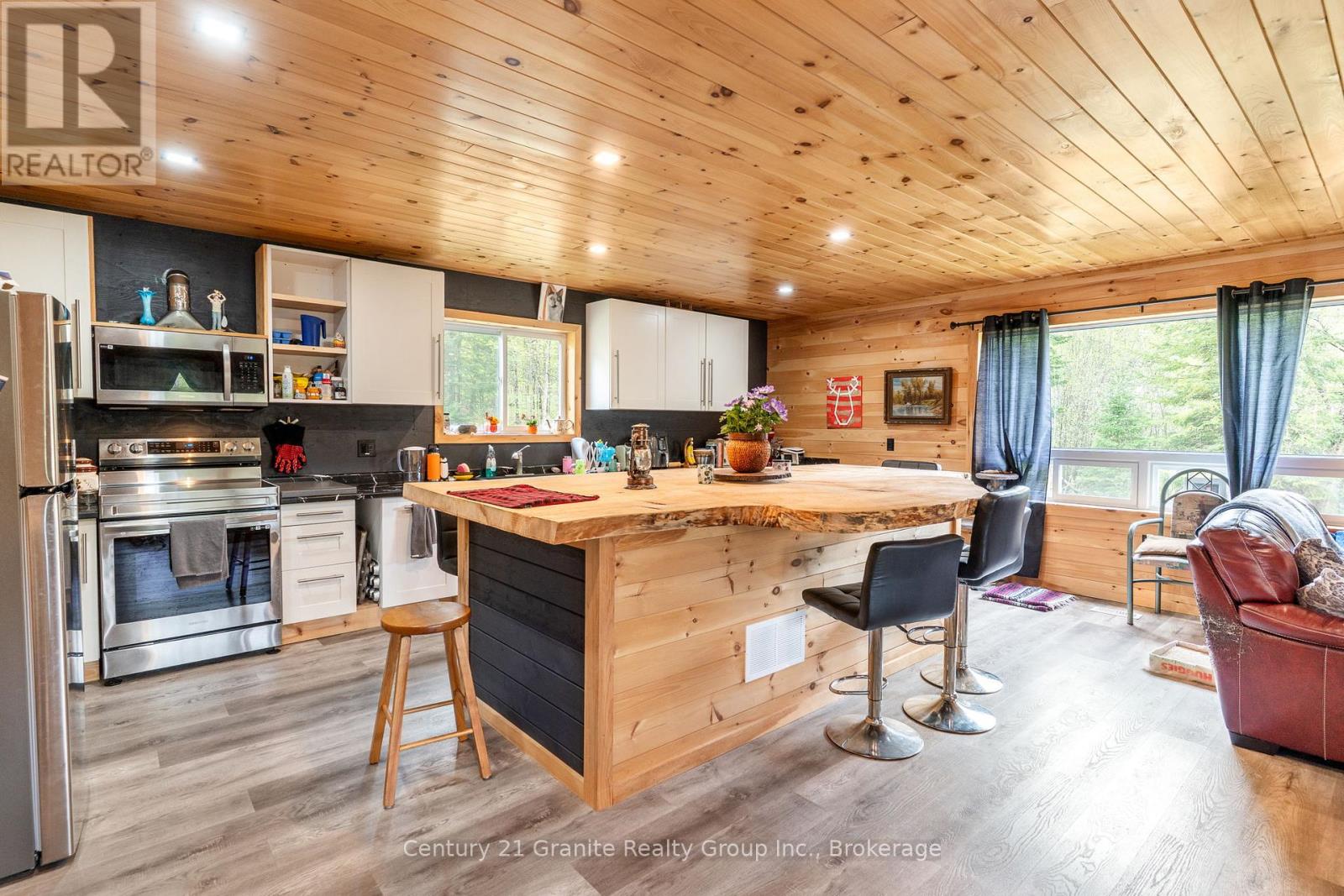 10498 Highway 118, Algonquin Highlands, Ontario  K0M 1J0 - Photo 10 - X12335342