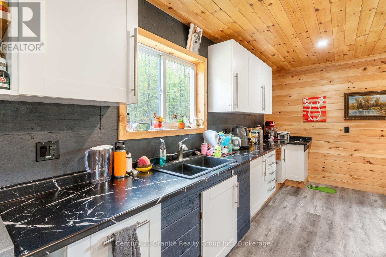 10498 Highway 118, Algonquin Highlands, Ontario  K0M 1J0 - Photo 12 - X12335342