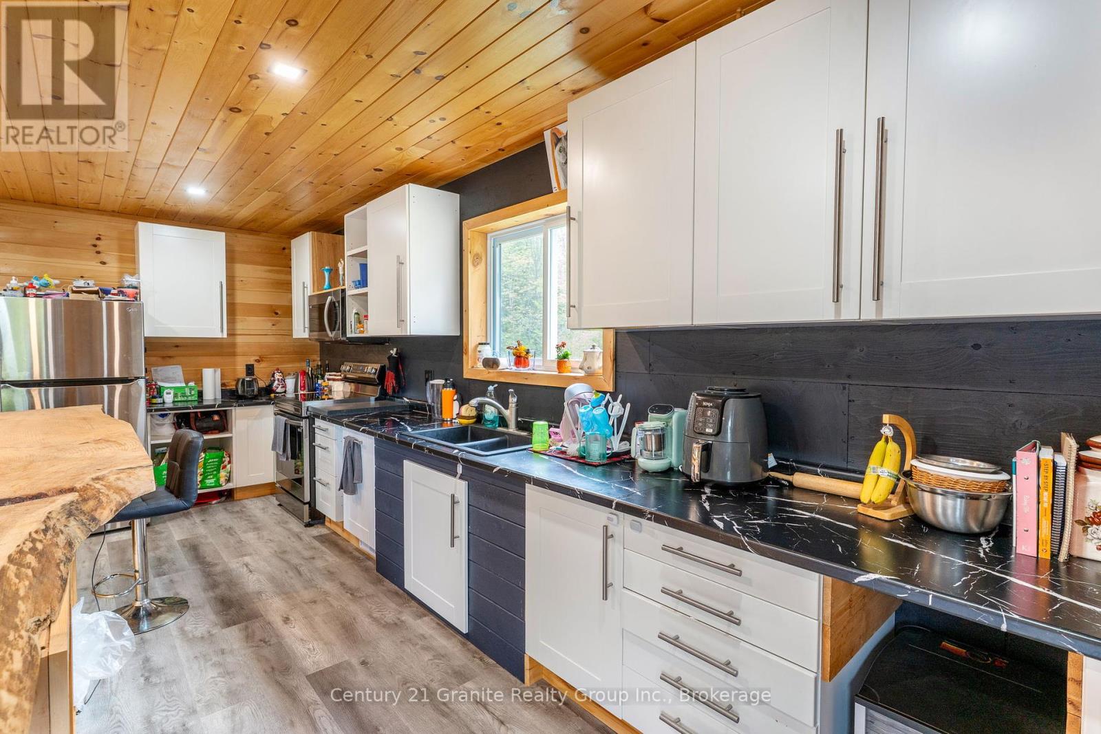 10498 Highway 118, Algonquin Highlands, Ontario  K0M 1J0 - Photo 13 - X12335342