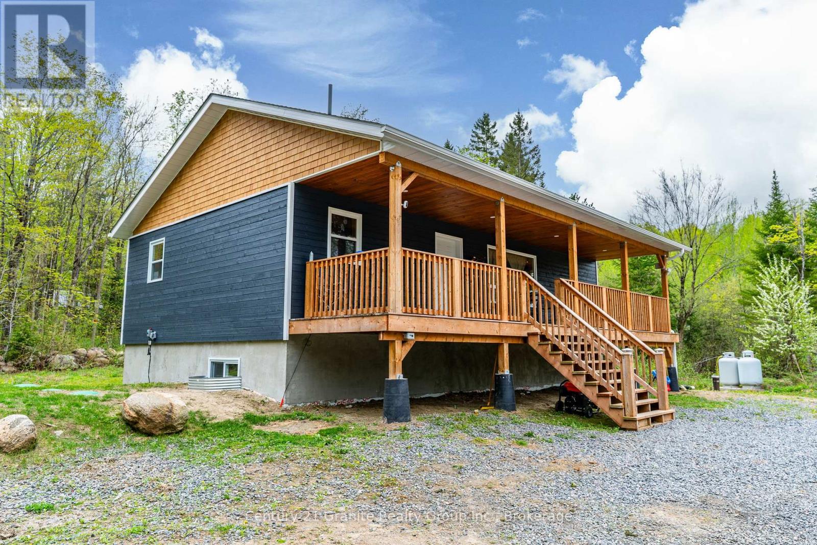 10498 Highway 118, Algonquin Highlands, Ontario  K0M 1J0 - Photo 2 - X12335342