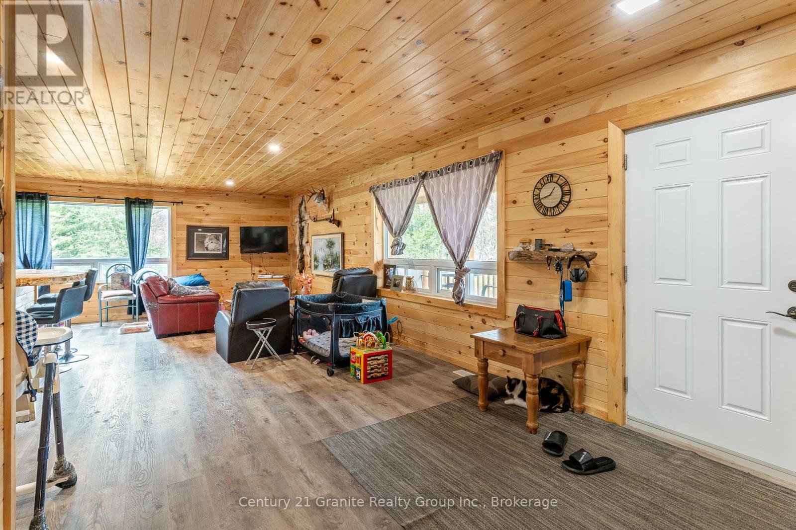10498 Highway 118, Algonquin Highlands, Ontario  K0M 1J0 - Photo 7 - X12335342